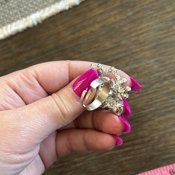 Fashion ring, adjustable, AB stones, oversized faux pearl - Picture 7 of 8